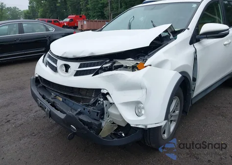2014 Toyota Rav4 Xle z USA, uszkodzony, nr VIN JTMWFREV4EJ022585